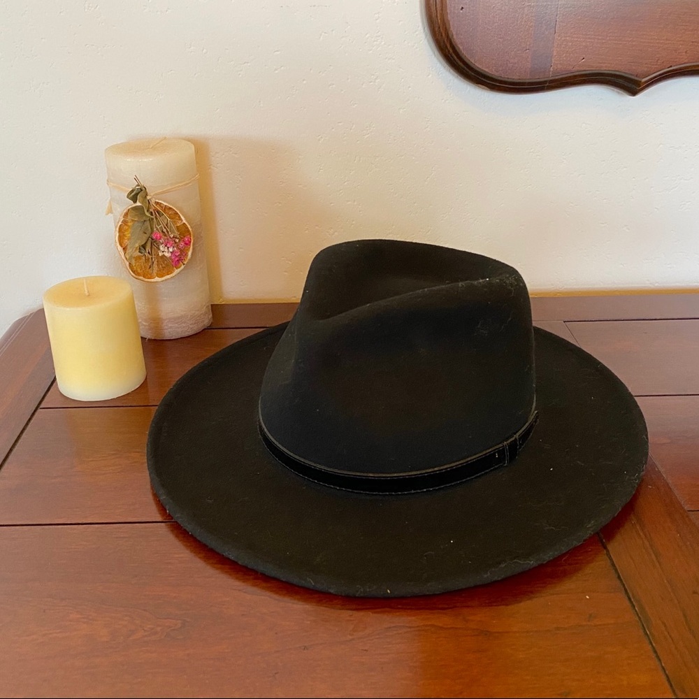 Black felt hat